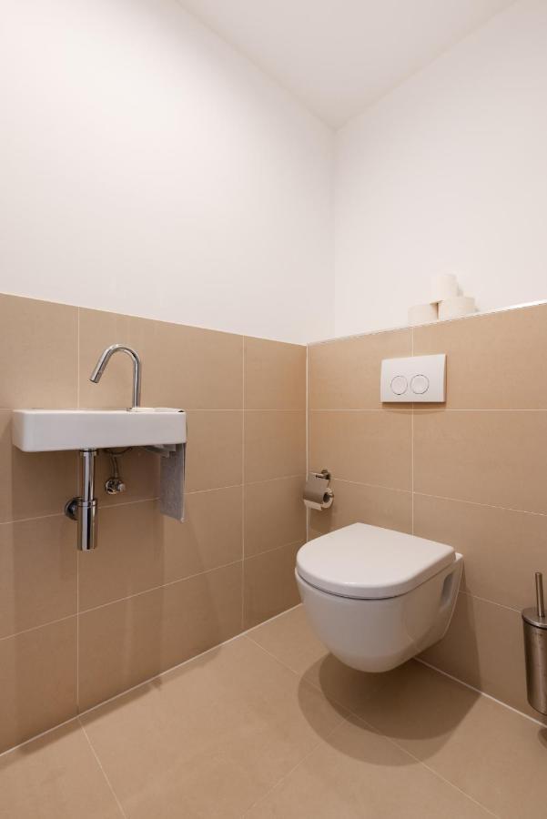 Stylisches Apartment In Zentraler Gruenruhelage Mit Garagenplatz Wien Eksteriør billede